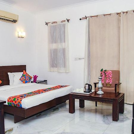 Fabhotel Premium Gurgaon Buitenkant foto