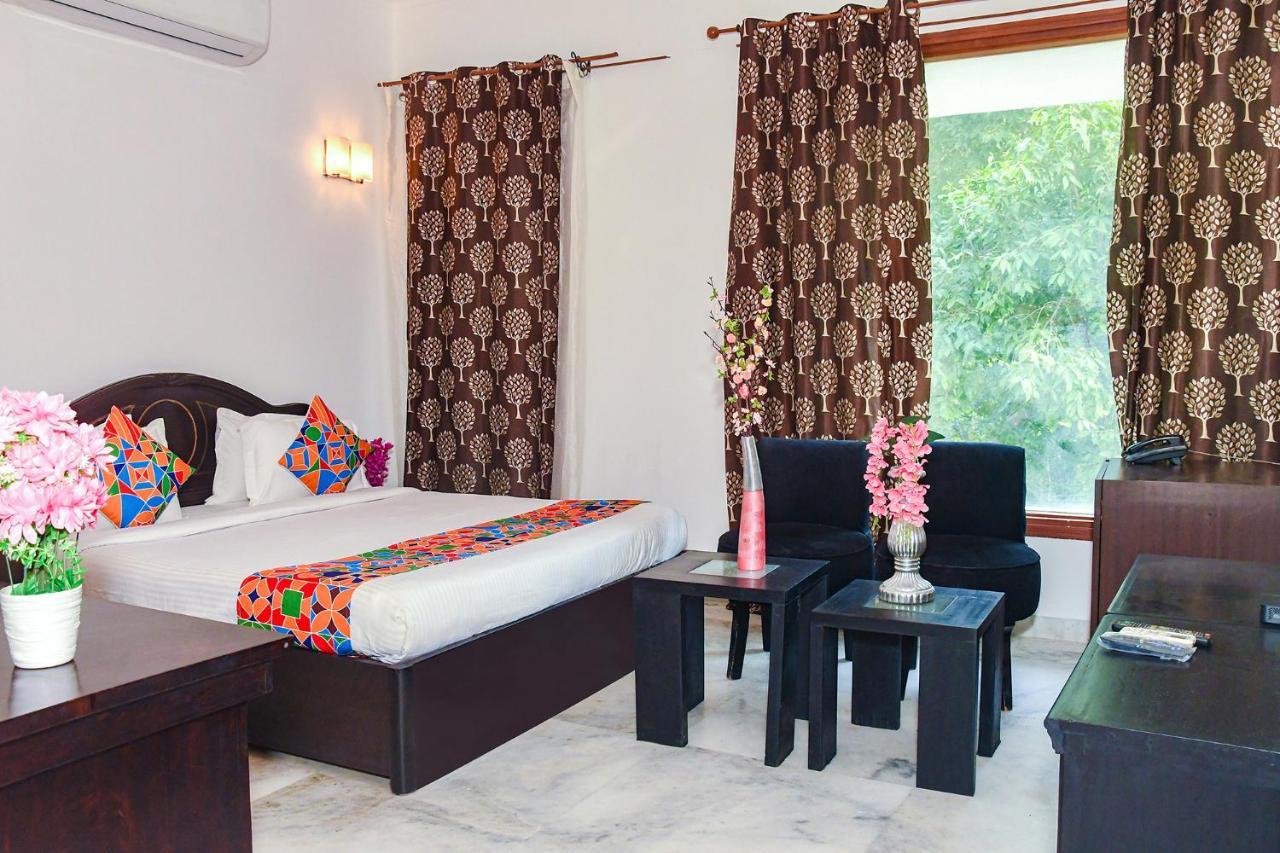 Fabhotel Premium Gurgaon Buitenkant foto